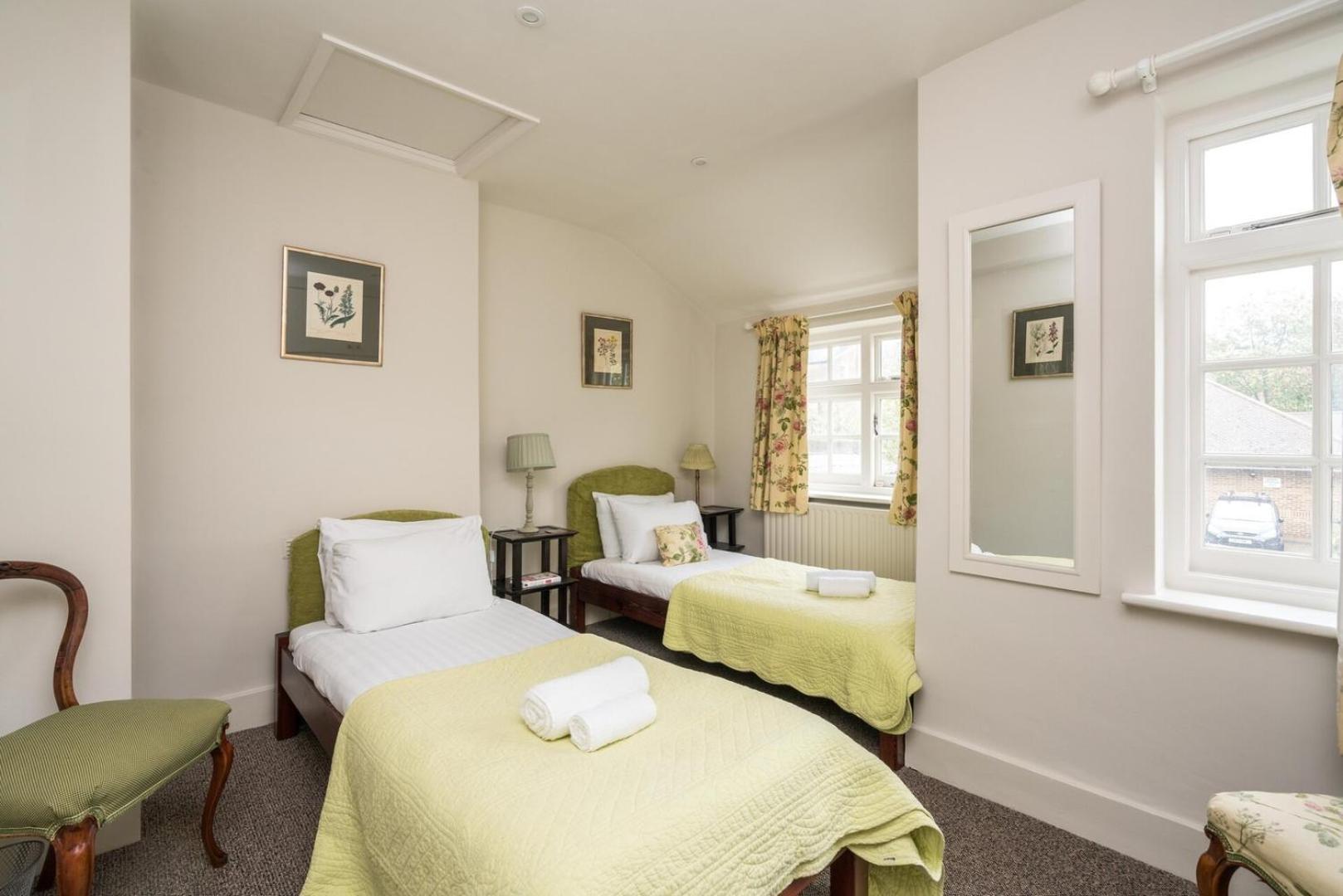 Charming 2bd House With Garden In Hammersmith Apartment *